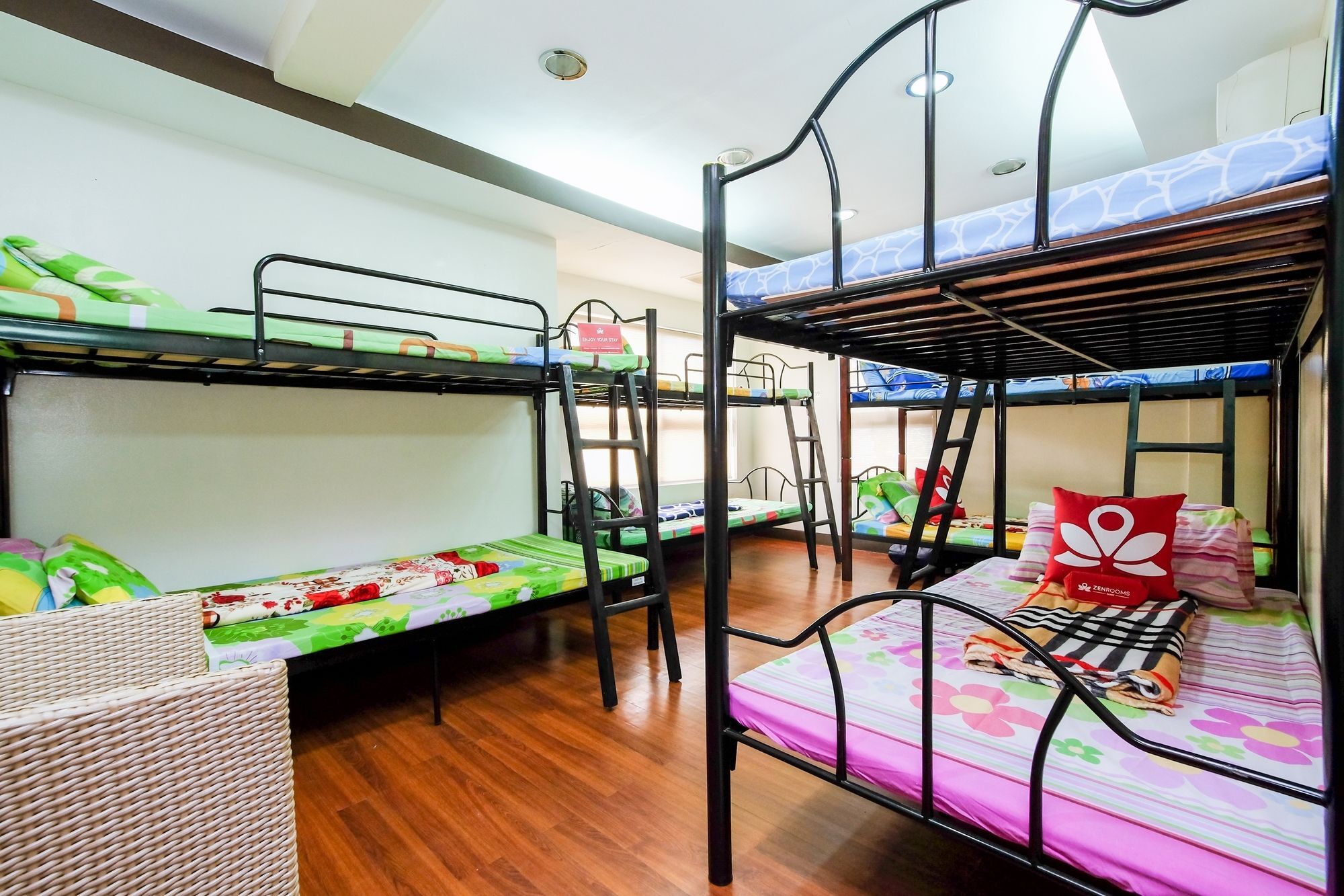 מנילה Zen Hostel Quirino Ave. Malate מראה חיצוני תמונה