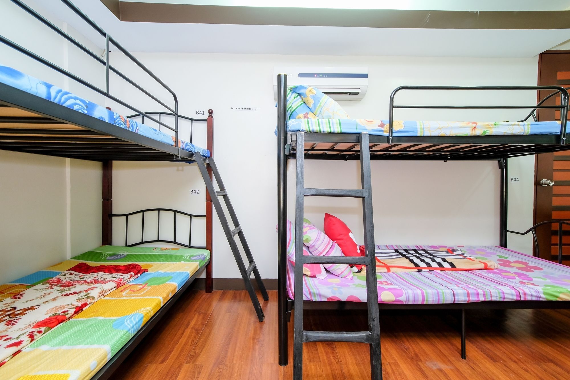 מנילה Zen Hostel Quirino Ave. Malate מראה חיצוני תמונה