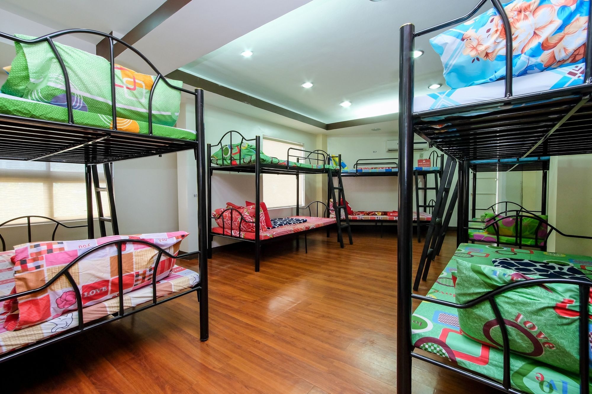 מנילה Zen Hostel Quirino Ave. Malate מראה חיצוני תמונה