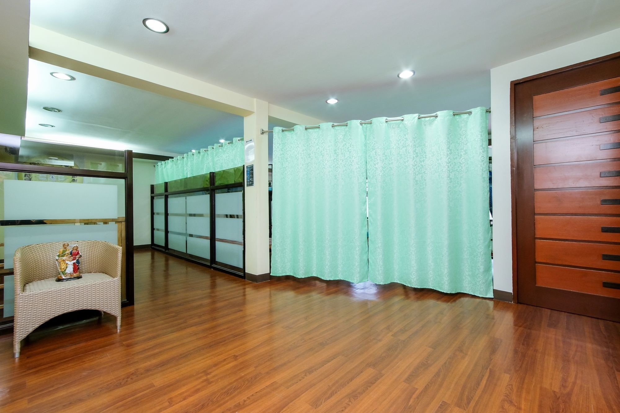 מנילה Zen Hostel Quirino Ave. Malate מראה חיצוני תמונה