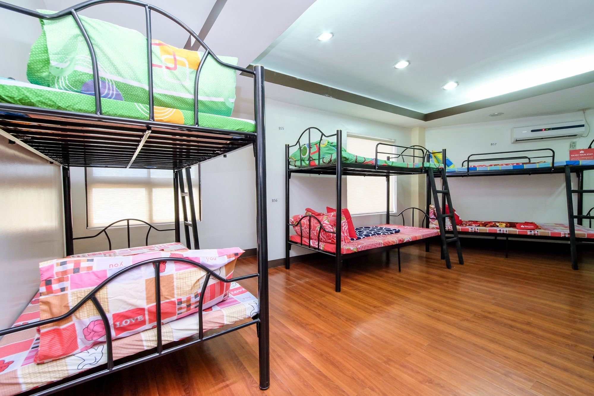 מנילה Zen Hostel Quirino Ave. Malate מראה חיצוני תמונה