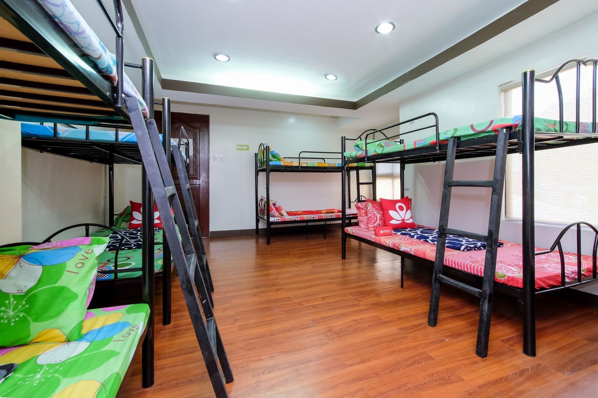 מנילה Zen Hostel Quirino Ave. Malate מראה חיצוני תמונה